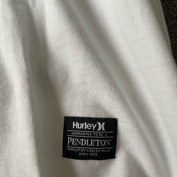 Hurley, men’s short sleeve t shirt. Excellent condition. Size large. - Picture 3 of 4